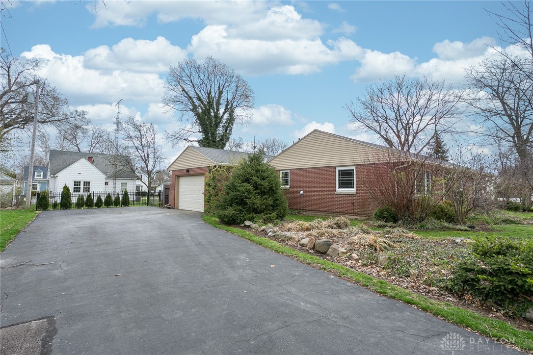 1009 Westgate Road Troy, OH 45373 - Photo 3 of 43 Gallery Image 3