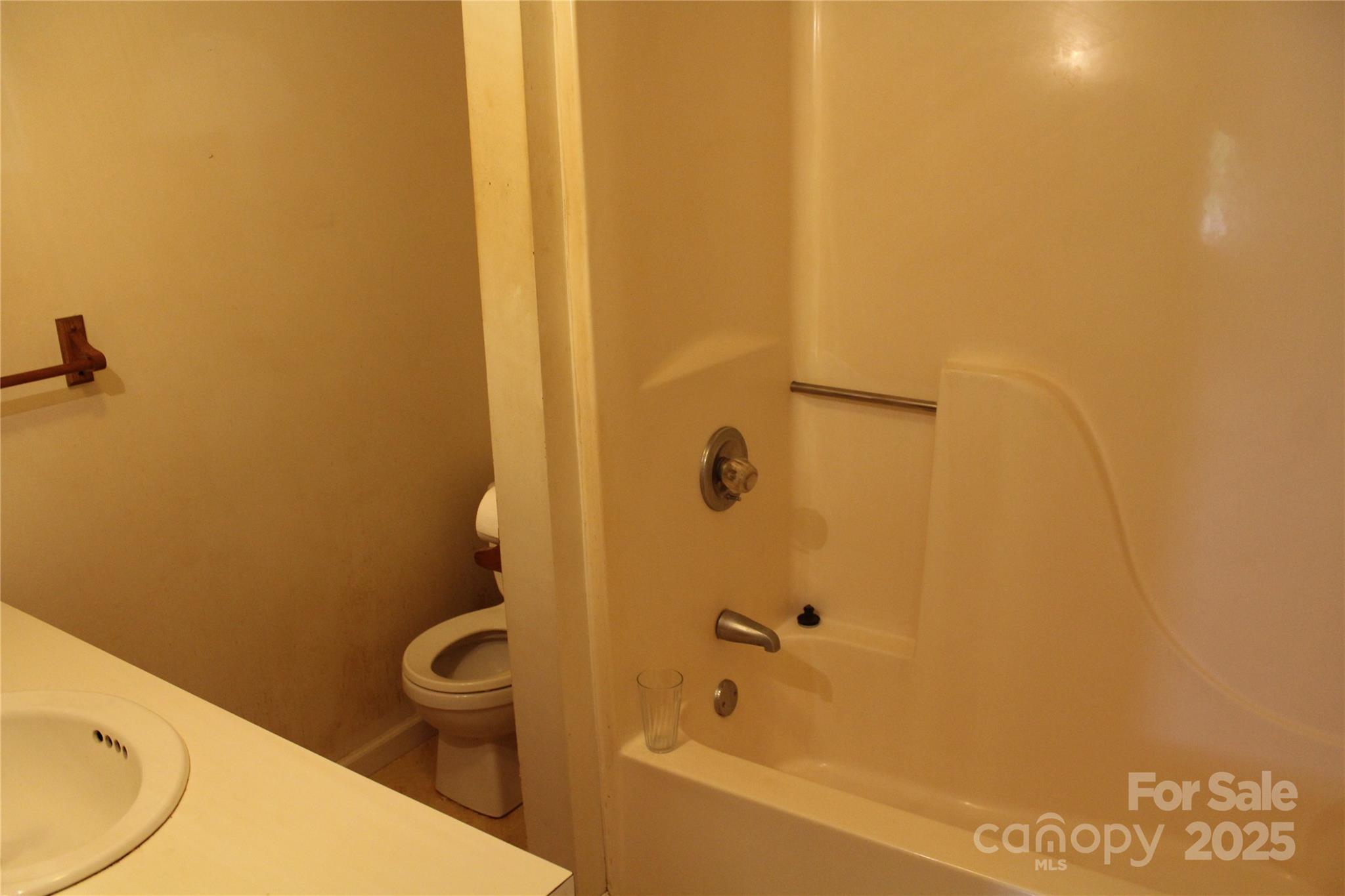 2556 Highway 126 Morganton, NC 28655 - Photo 6 of 28