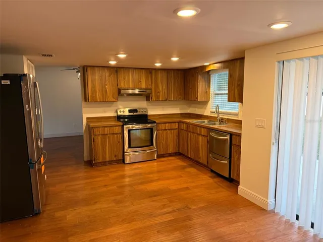 $3,250 | 4416 Summer Oak Drive, Tampa, FL 33618