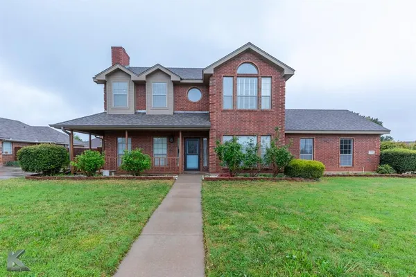 $2,650 | 3941 Ridgmar Lane, Abilene, TX 79606