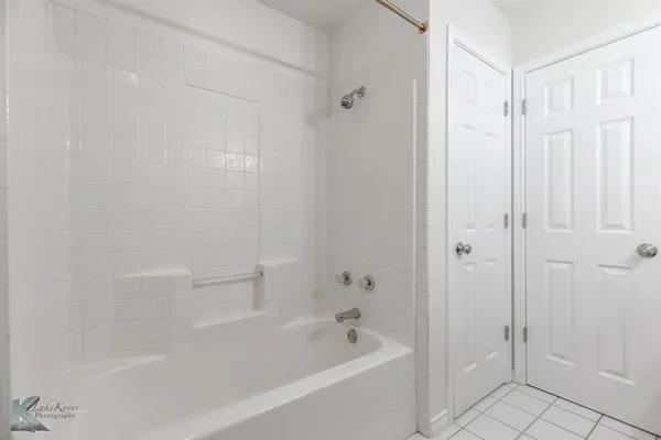 $2,650 | 3941 Ridgmar Lane, Abilene, TX 79606