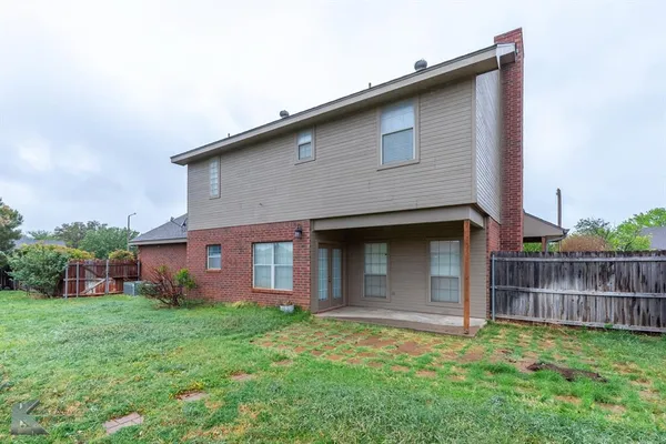 $2,650 | 3941 Ridgmar Lane, Abilene, TX 79606