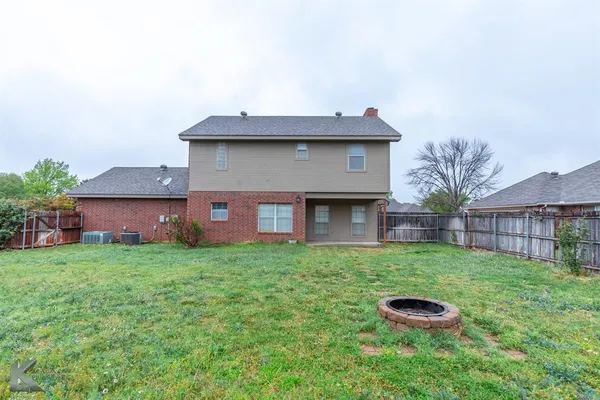 $2,650 | 3941 Ridgmar Lane, Abilene, TX 79606