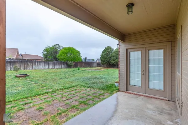 $2,650 | 3941 Ridgmar Lane, Abilene, TX 79606