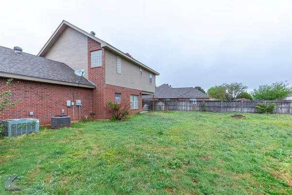 $2,650 | 3941 Ridgmar Lane, Abilene, TX 79606