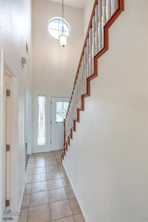 3941 Ridgmar Lane Abilene, TX 79606 - Photo 4 of 40