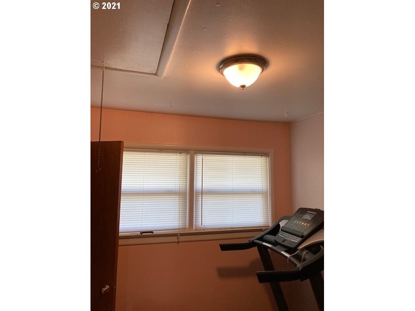 802 Southwest Cedar Street Pilot Rock, OR 97868 - Photo 13 of 32 Gallery Image 13