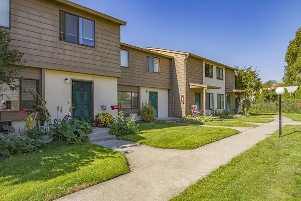 $1,097 | 2812 West 7th Street, Unit 50, The Dalles, OR 97058