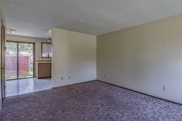 $1,097 | 2812 West 7th Street, Unit 50, The Dalles, OR 97058