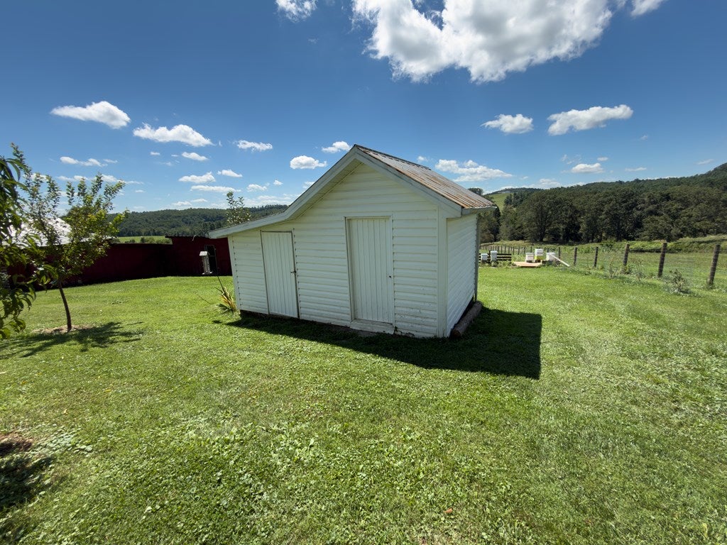 7038 Pipers Gap Road Galax, VA 24333 - Photo 32 of 76 Gallery Image 32