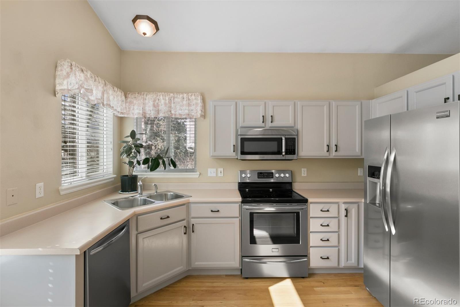 9309 Roadrunner Street Highlands Ranch, CO 80129 - Photo 14 of 27 Gallery Image 14