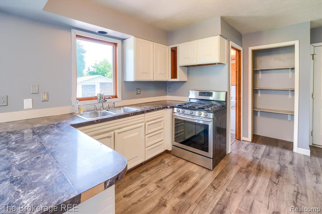 5495 East Coldwater Road Flint, MI 48506 - Photo 19 of 44