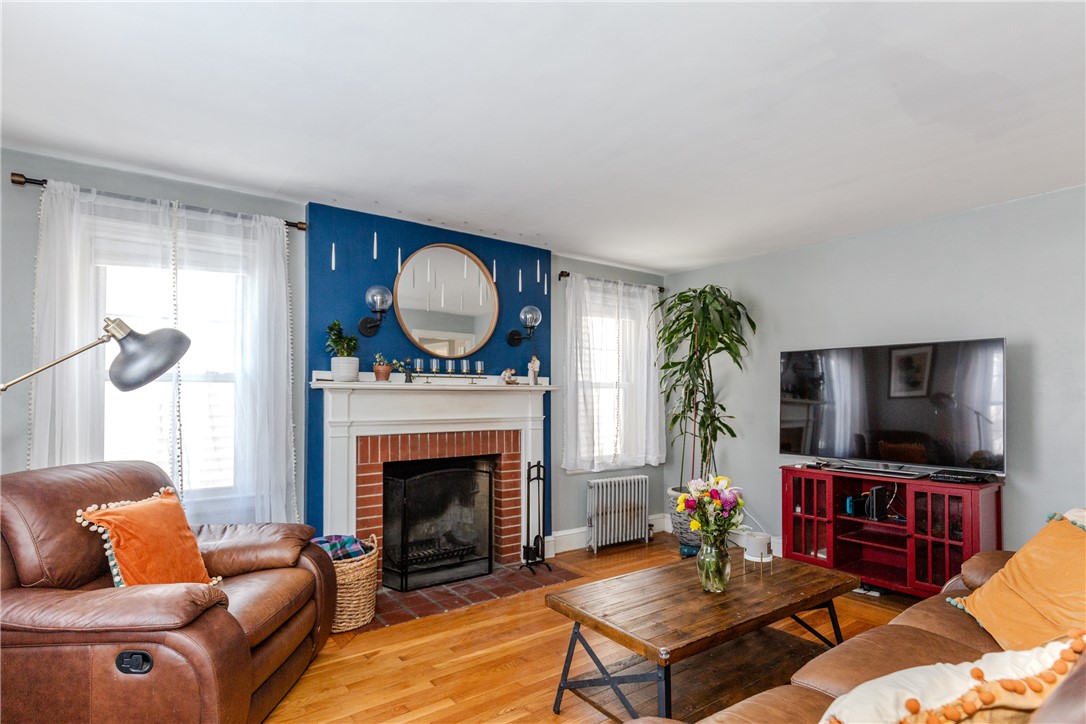 110 Mayfair Road Warwick, RI 02888 - Photo 3 of 17