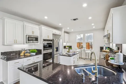 $1,549,777 | 44 Brookline Drive, Novato, CA 94949