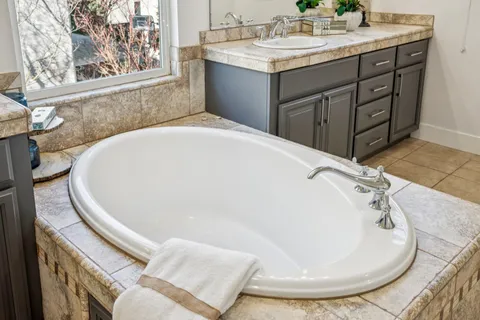 $1,549,777 | 44 Brookline Drive, Novato, CA 94949