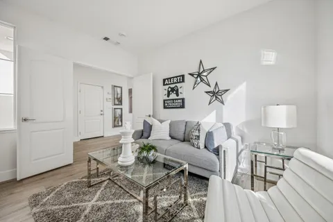 $1,549,777 | 44 Brookline Drive, Novato, CA 94949