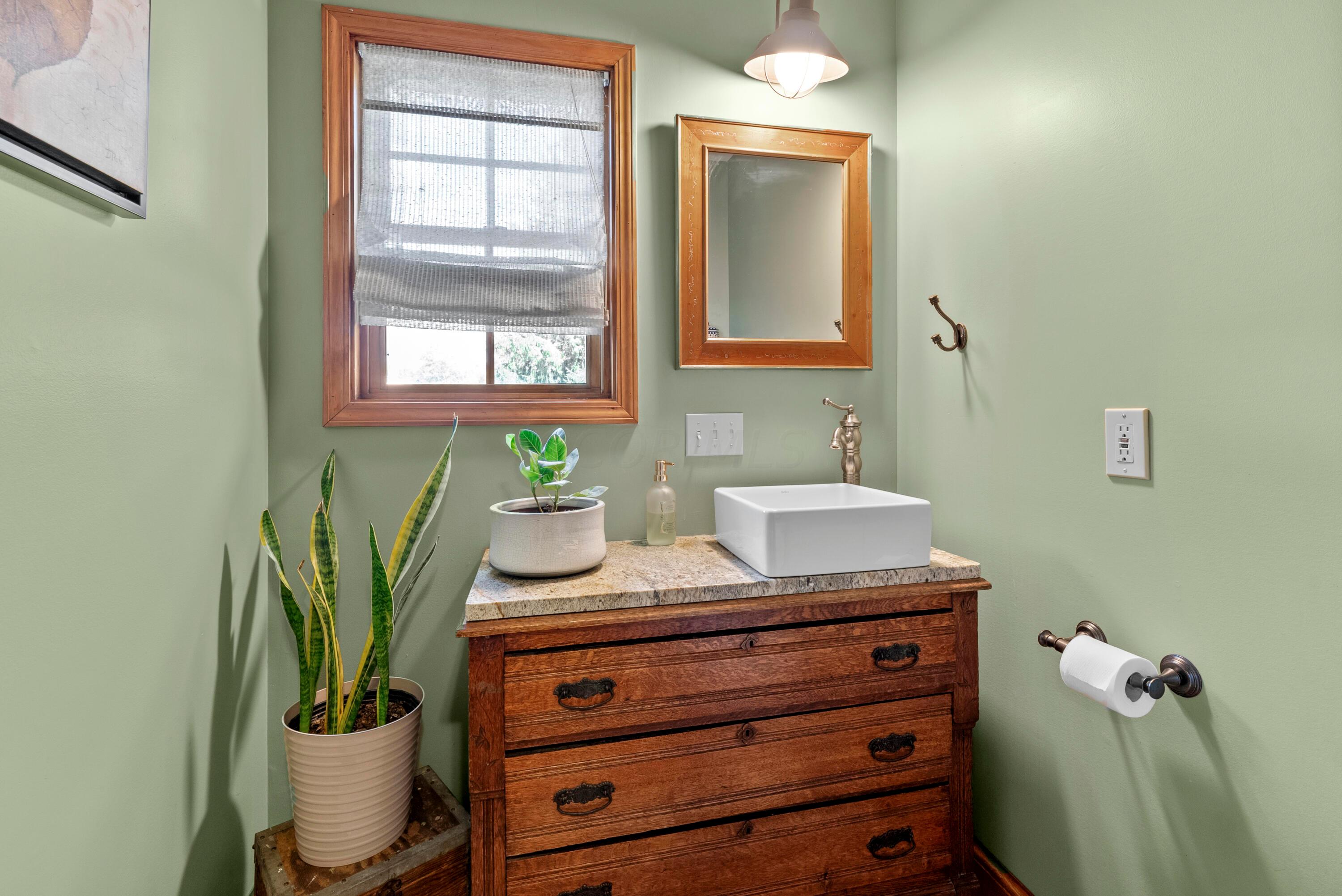 2314 Amity Road Hilliard, OH 43026 - Photo 26 of 70 DSC03673