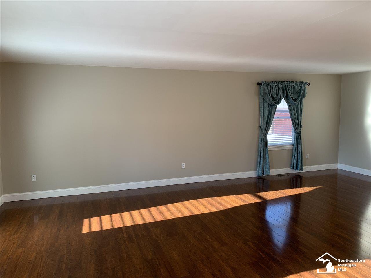 10412 Bacon Road Petersburg, MI 49270 - Photo 10 of 95 Living Room
