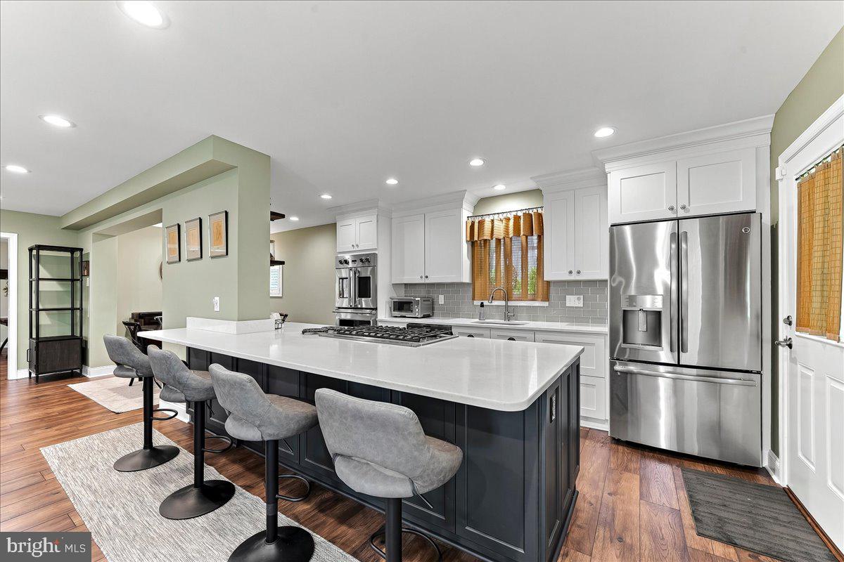 61 Duncan Lane Springfield, PA 19064 - Photo 9 of 42 Breakfast bar