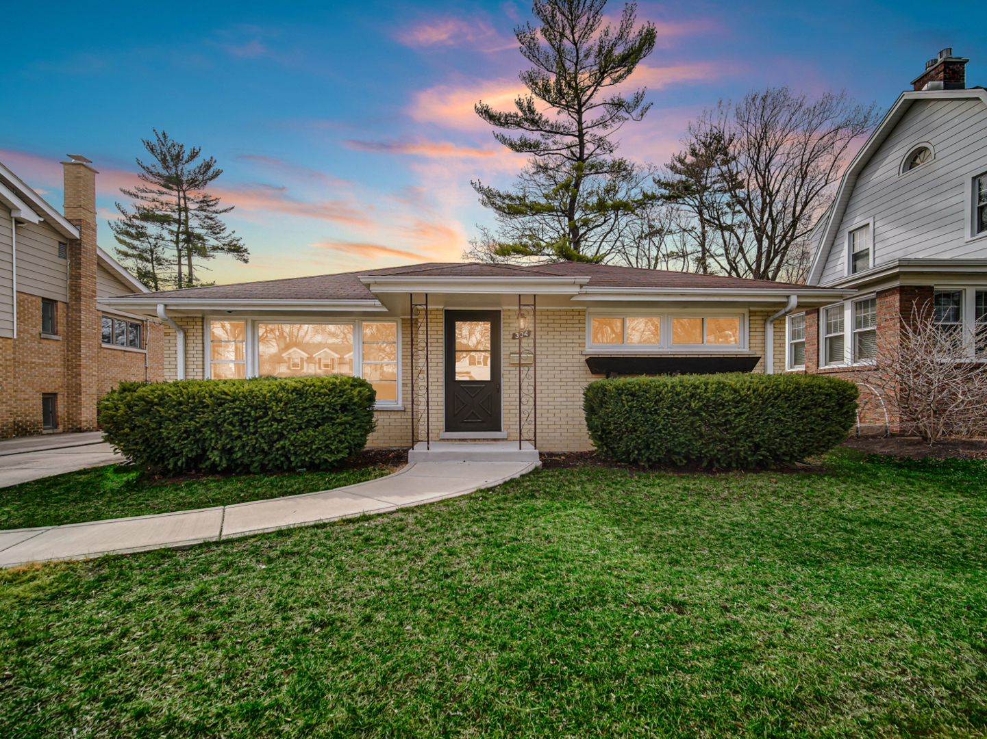 304 South George Street Mount Prospect, IL 60056 - Photo 1 of 23 Gallery Image 1