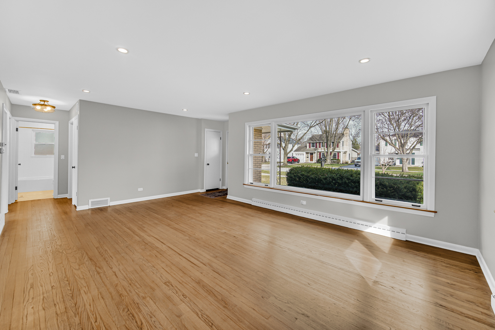 304 South George Street Mount Prospect, IL 60056 - Photo 3 of 23 Gallery Image 3