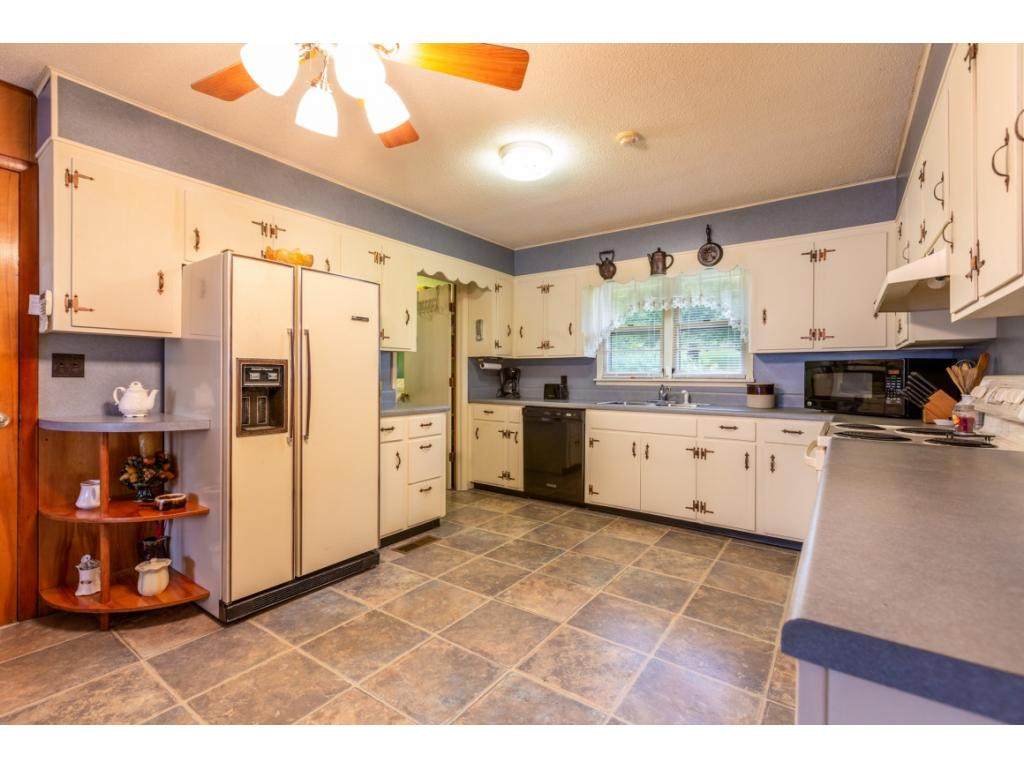 163 Henry Stout Branch Road Butler, TN 37640 - Photo 15 of 23 Photo 15