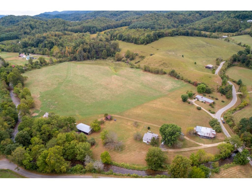 163 Henry Stout Branch Road Butler, TN 37640 - Photo 3 of 23 Photo 3