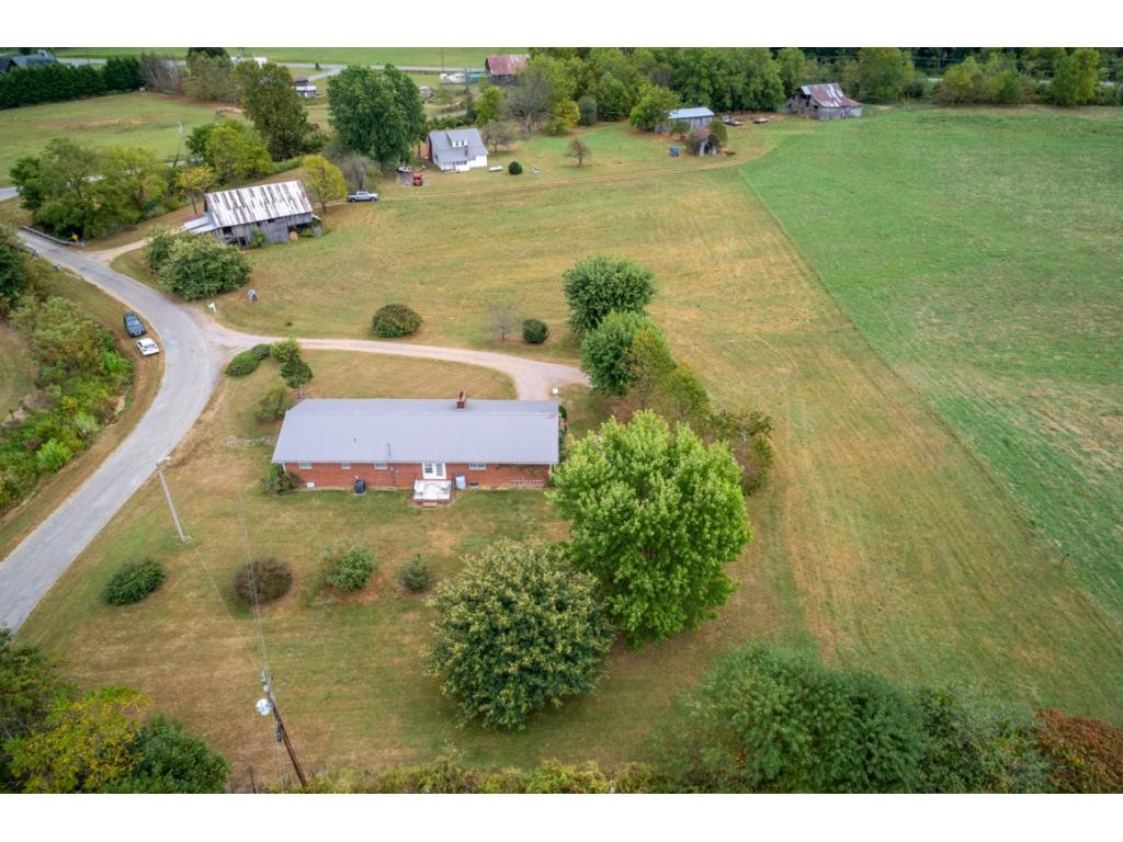 163 Henry Stout Branch Road Butler, TN 37640 - Photo 6 of 23 Photo 6