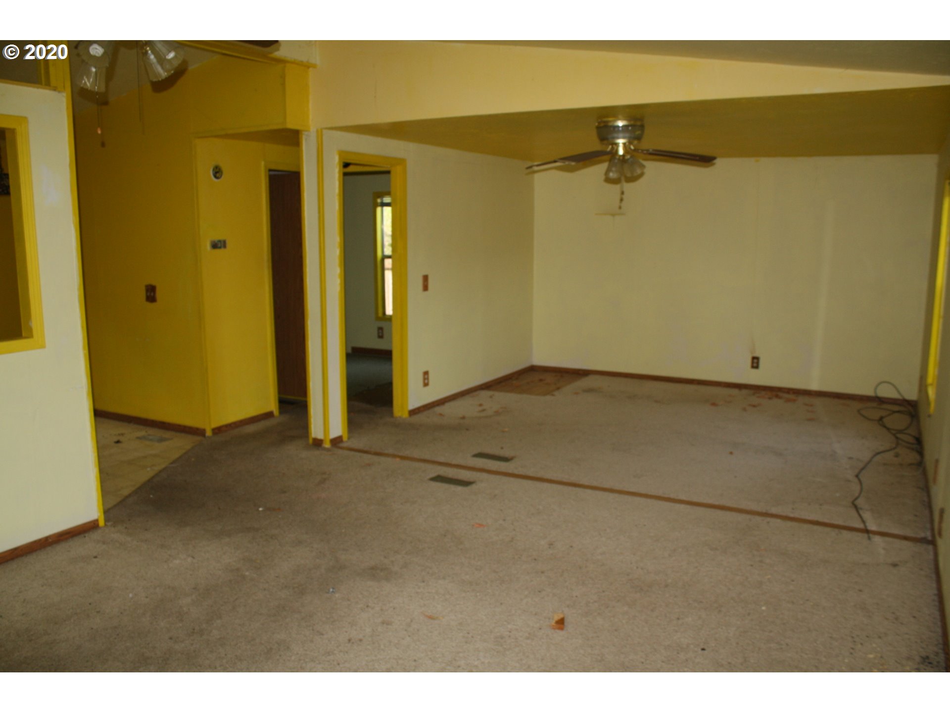 123 Mountain View Glide, OR 97443 - Photo 3 of 5