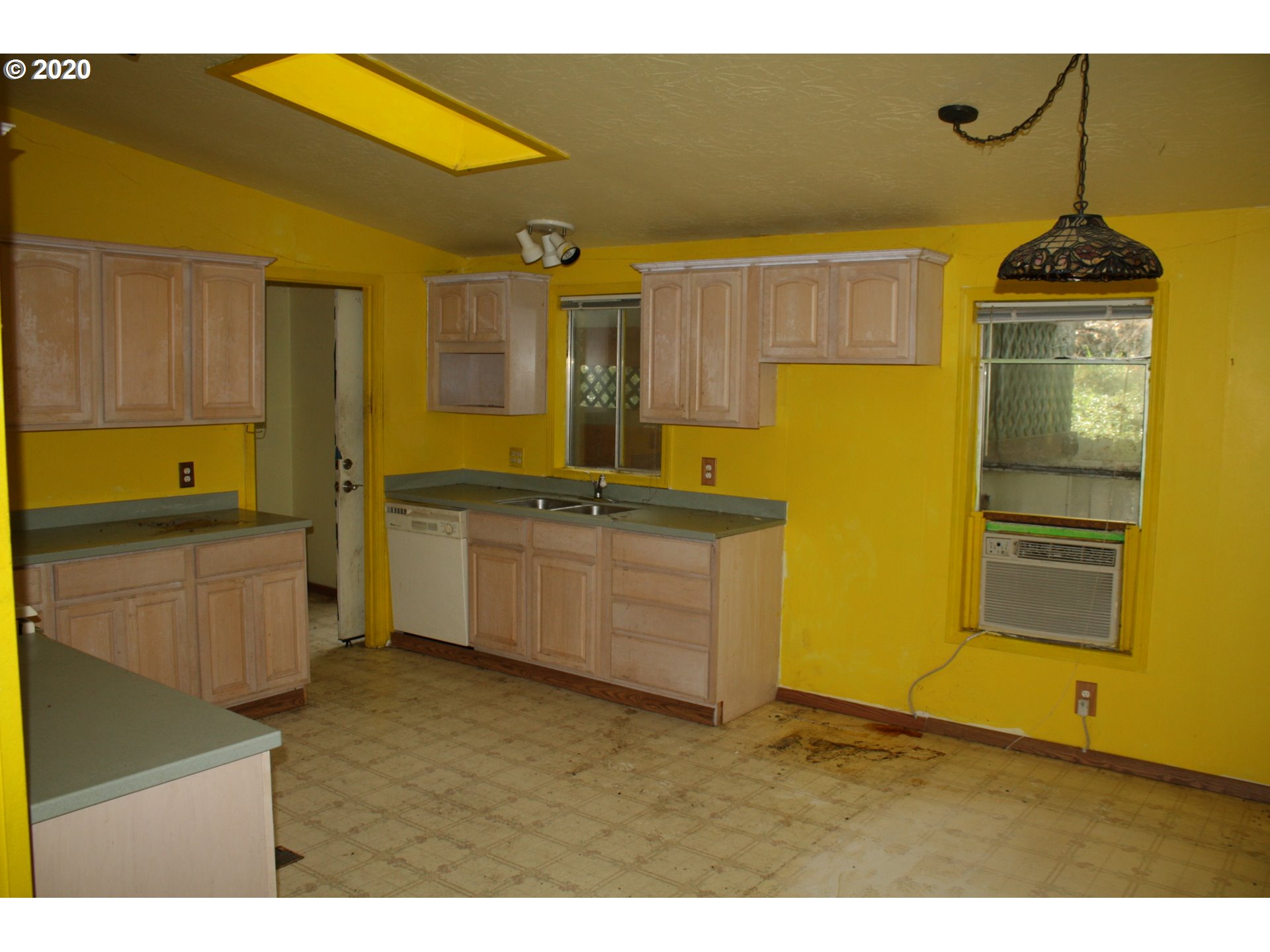 123 Mountain View Glide, OR 97443 - Photo 4 of 5