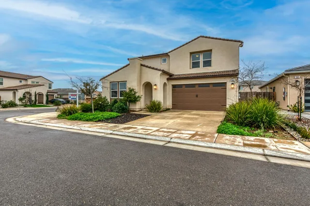 $599,000 | 518 Traverse Drive South, Madera, CA 93636