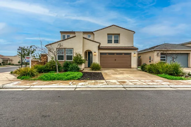 $579,000 | 518 Traverse Drive South, Madera, CA 93636