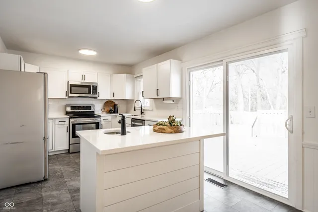 $330,000 | 1436 Alimingo Drive, Indianapolis, IN 46260