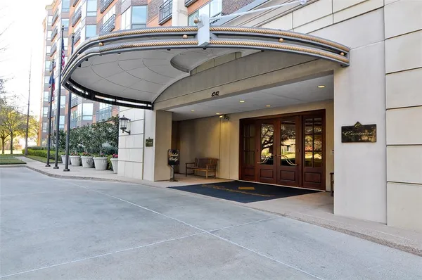 a view of a house with porch and furniture