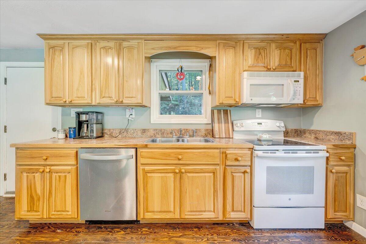 5774 Bradshaw Road Salem, VA 24153 - Photo 11 of 33 12-MIB01350