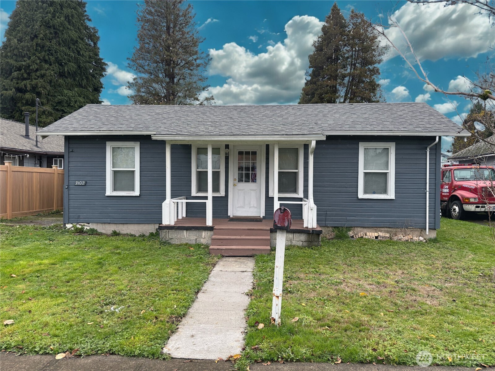3102 Garfield Street Longview, WA 98632 - Photo 20 of 20 a front view of a house with a yard