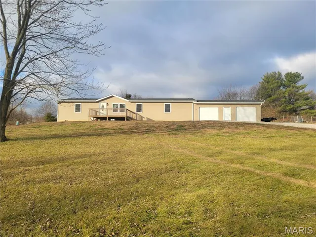 $225,000 | 21 Green Valley Drive, Elsberry, MO 63343