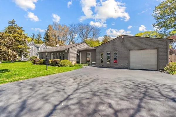 $990,000 | 32 Ridge Road, Bristol, RI 02809