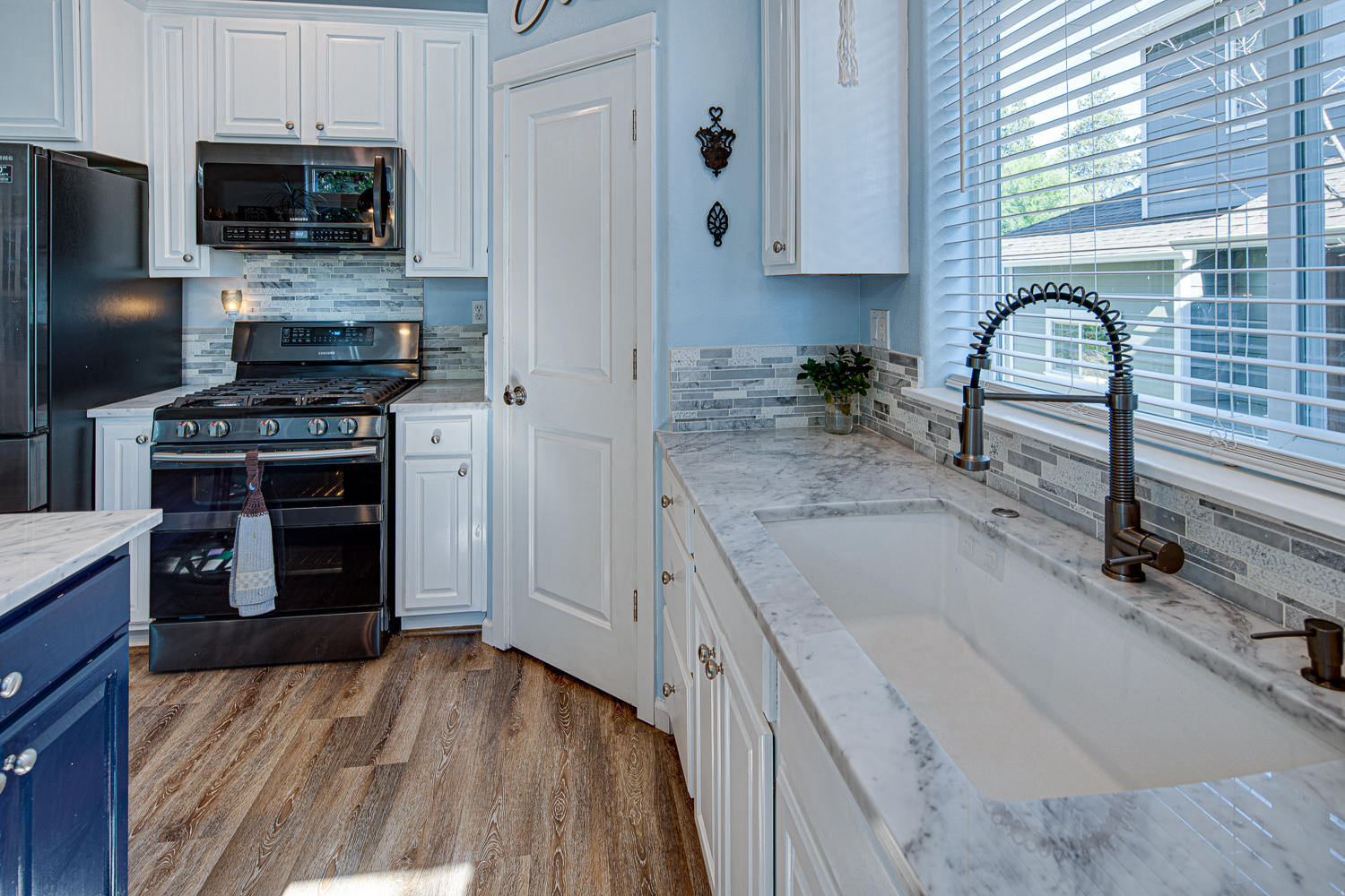 61522 Tall Tree Court Bend, OR 97702 - Photo 13 of 30 61522-098