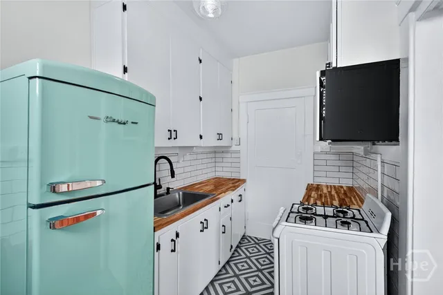 $425,000 | 210 East State Street, Unit 18, Savannah, GA 31401