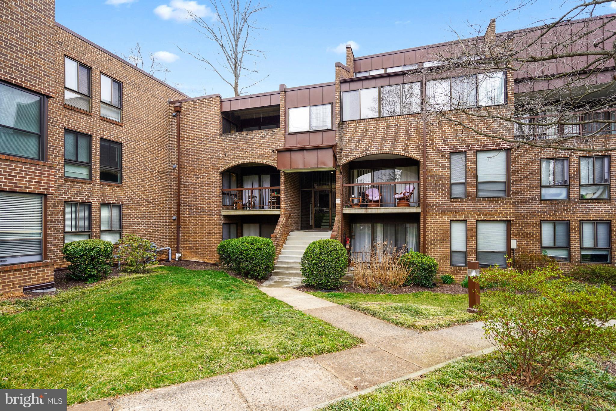 11224 Chestnut Grove Square, Unit 11224327 Reston, VA 20190 - Photo 1 of 37 Gallery Image 1