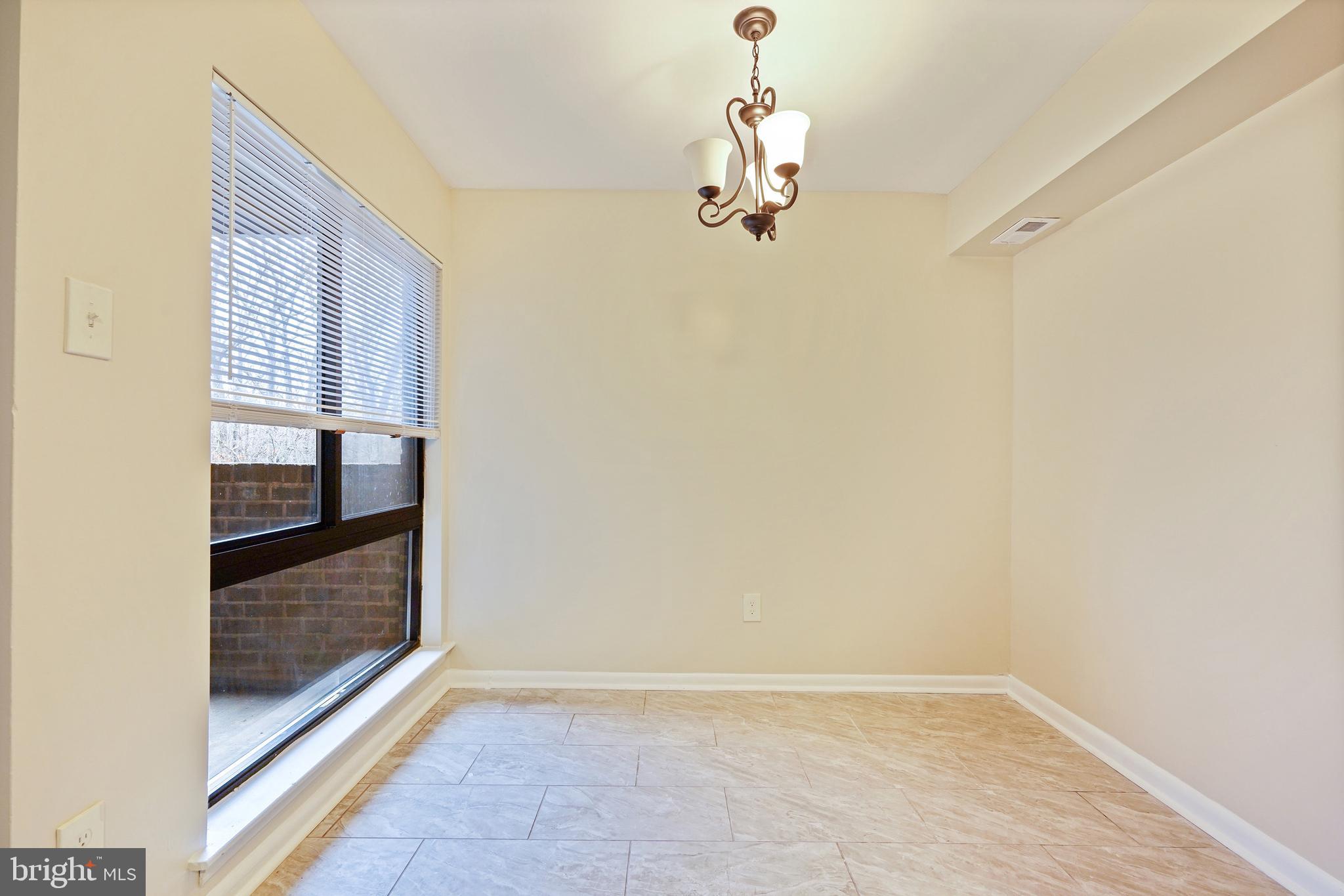 11224 Chestnut Grove Square, Unit 11224327 Reston, VA 20190 - Photo 12 of 37 Gallery Image 12