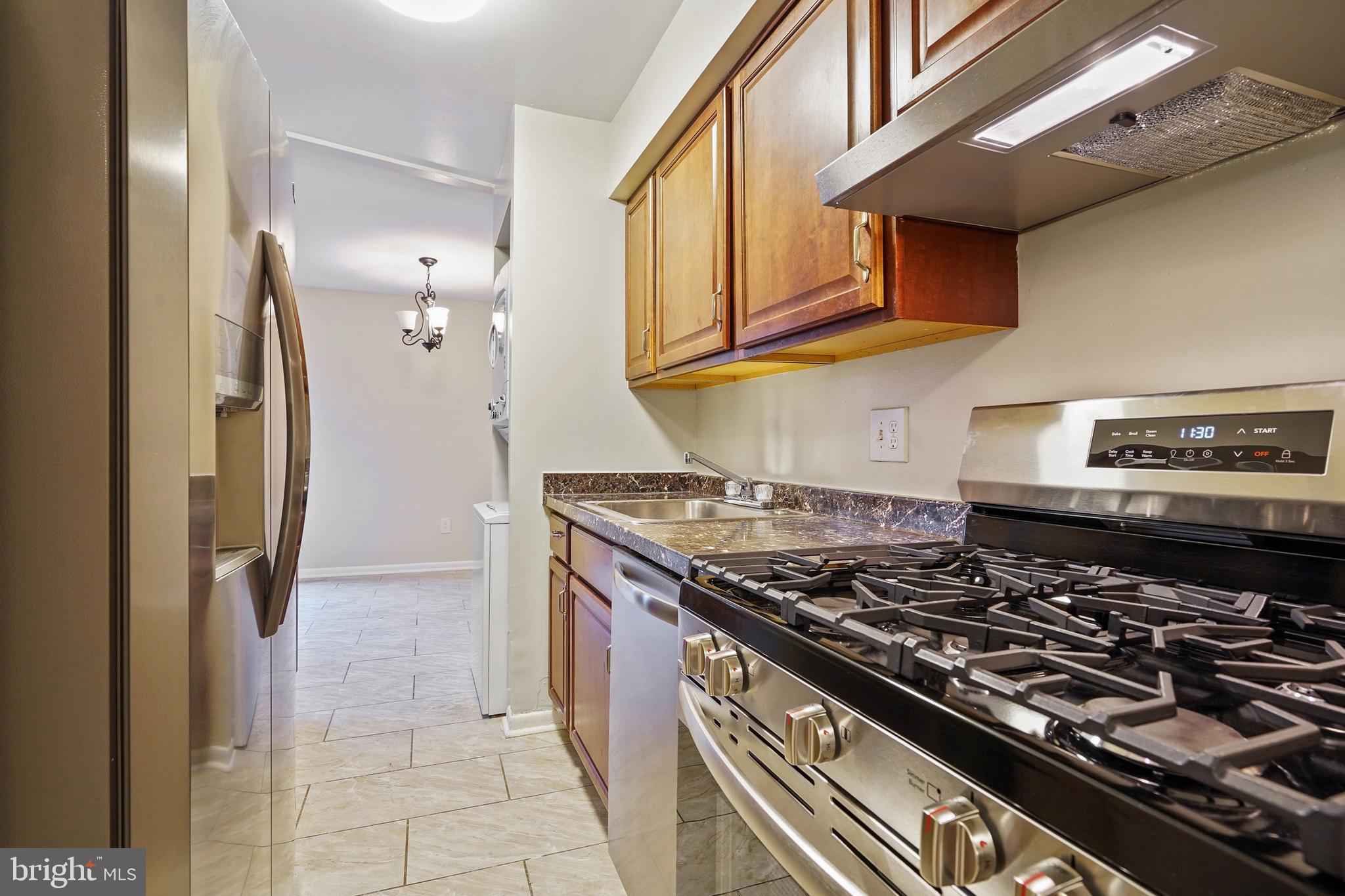11224 Chestnut Grove Square, Unit 11224327 Reston, VA 20190 - Photo 14 of 37 Gallery Image 14