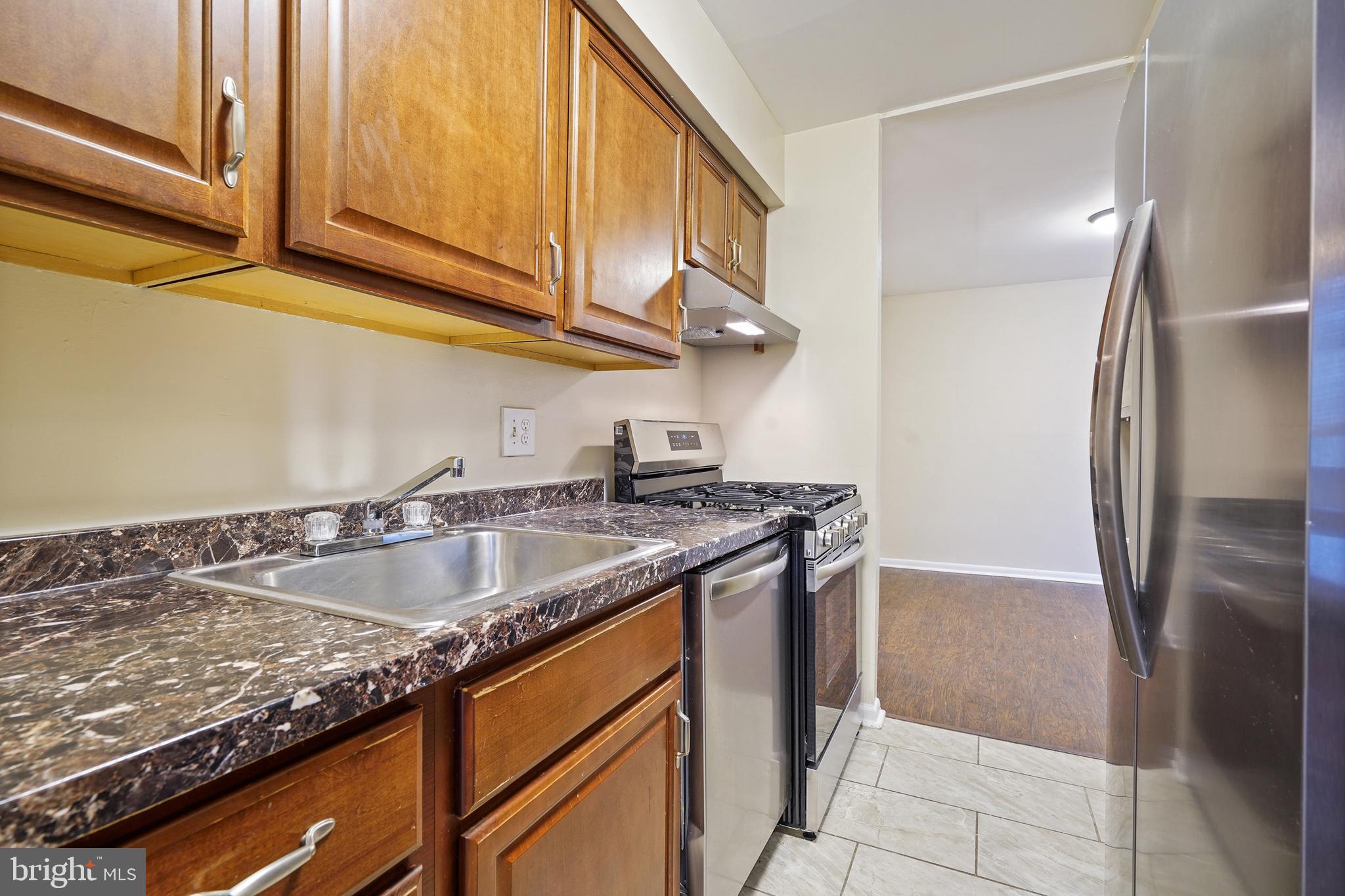 11224 Chestnut Grove Square, Unit 11224327 Reston, VA 20190 - Photo 15 of 37 Gallery Image 15