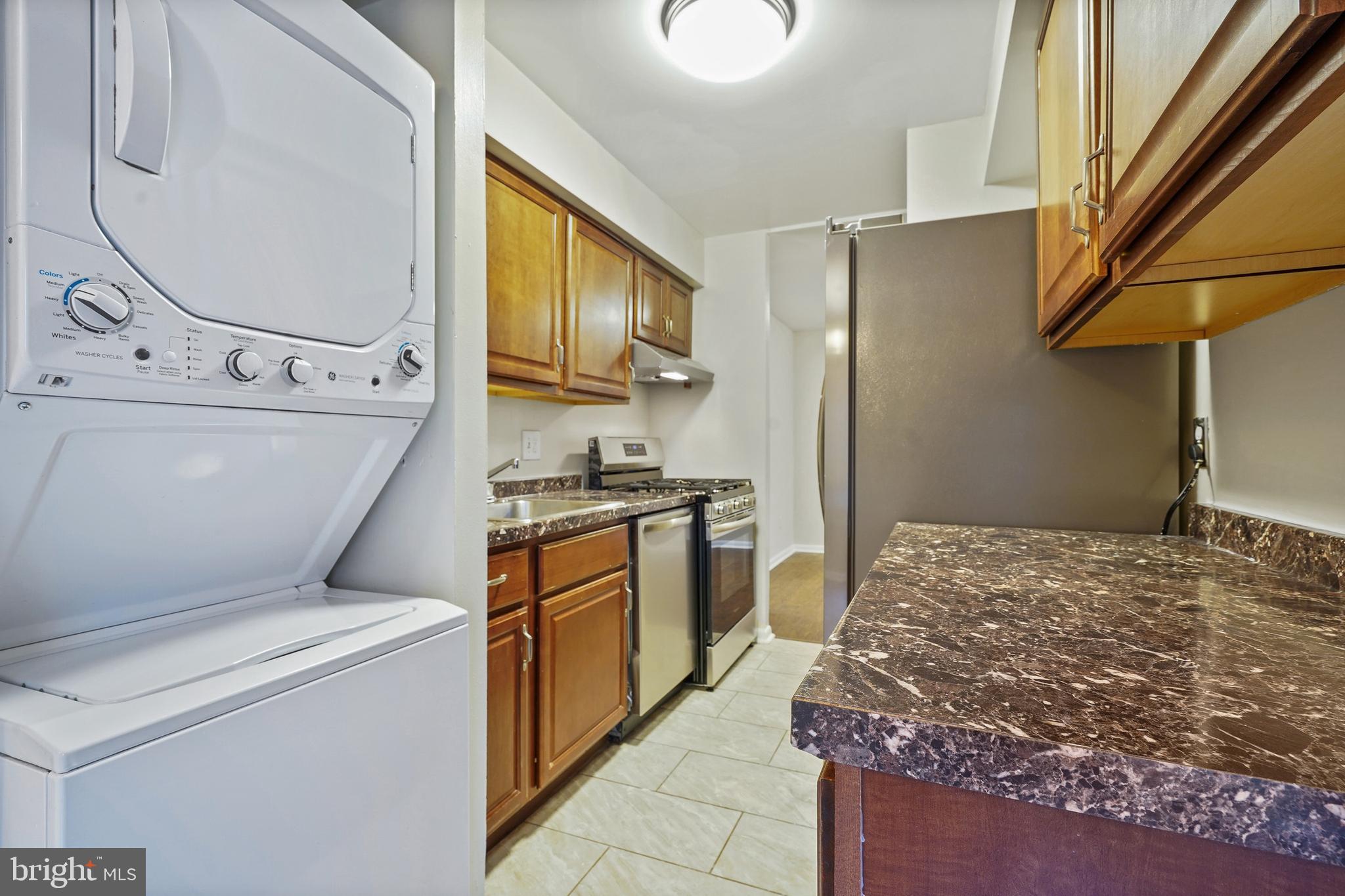 11224 Chestnut Grove Square, Unit 11224327 Reston, VA 20190 - Photo 16 of 37 Gallery Image 16