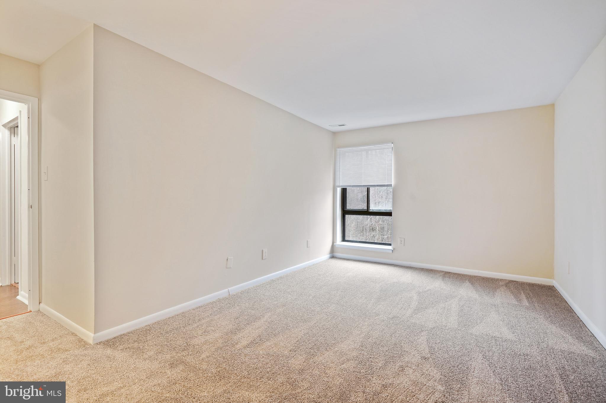 11224 Chestnut Grove Square, Unit 11224327 Reston, VA 20190 - Photo 25 of 37 Gallery Image 25