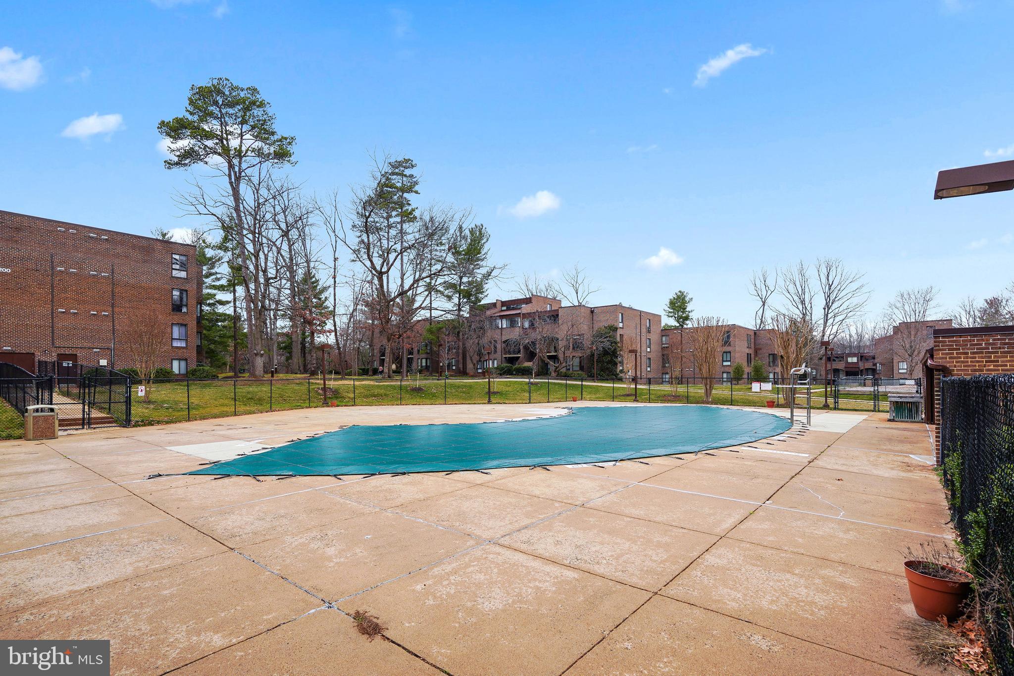 11224 Chestnut Grove Square, Unit 11224327 Reston, VA 20190 - Photo 34 of 37 Gallery Image 34
