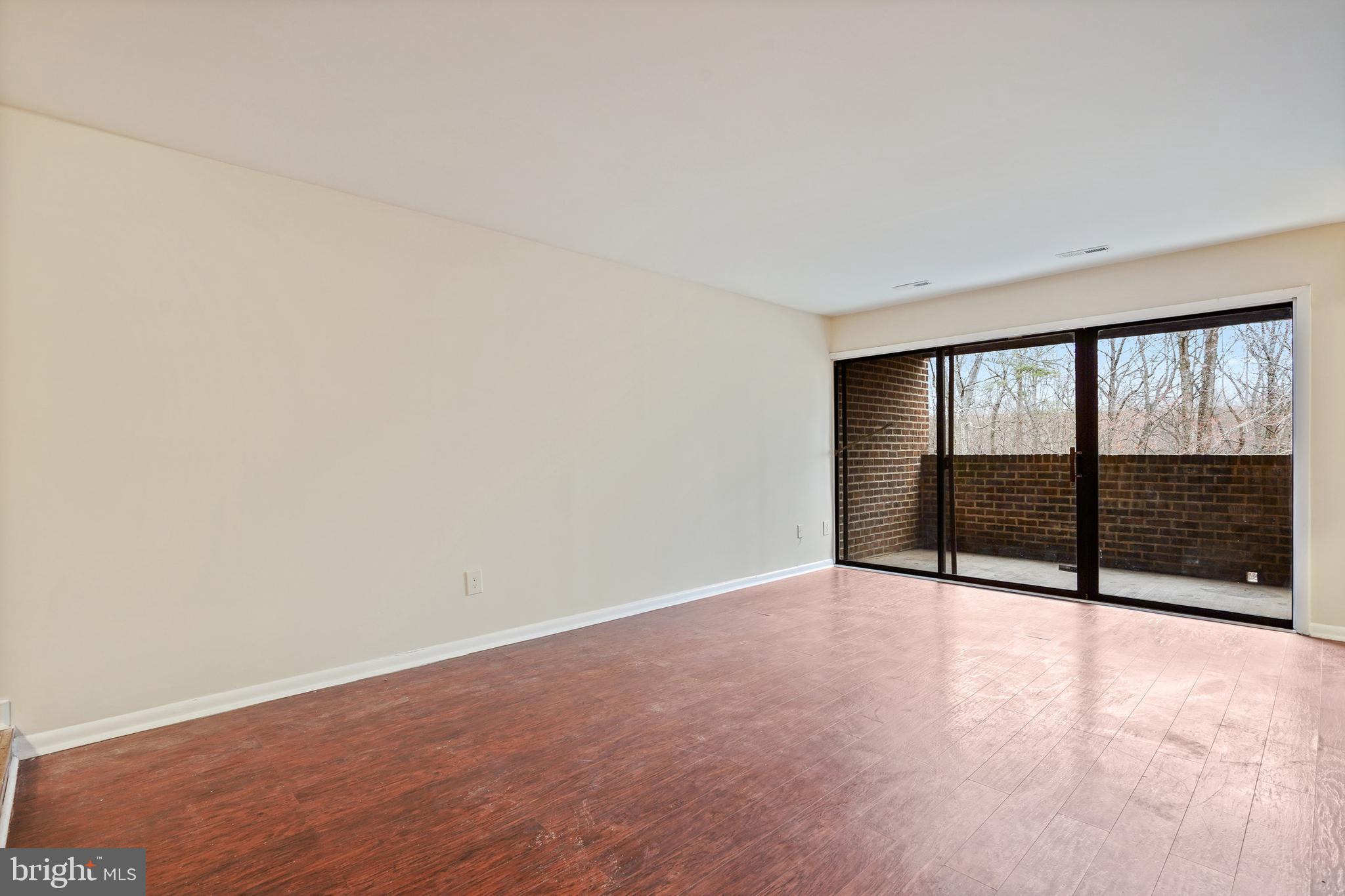 11224 Chestnut Grove Square, Unit 11224327 Reston, VA 20190 - Photo 6 of 37 Gallery Image 6