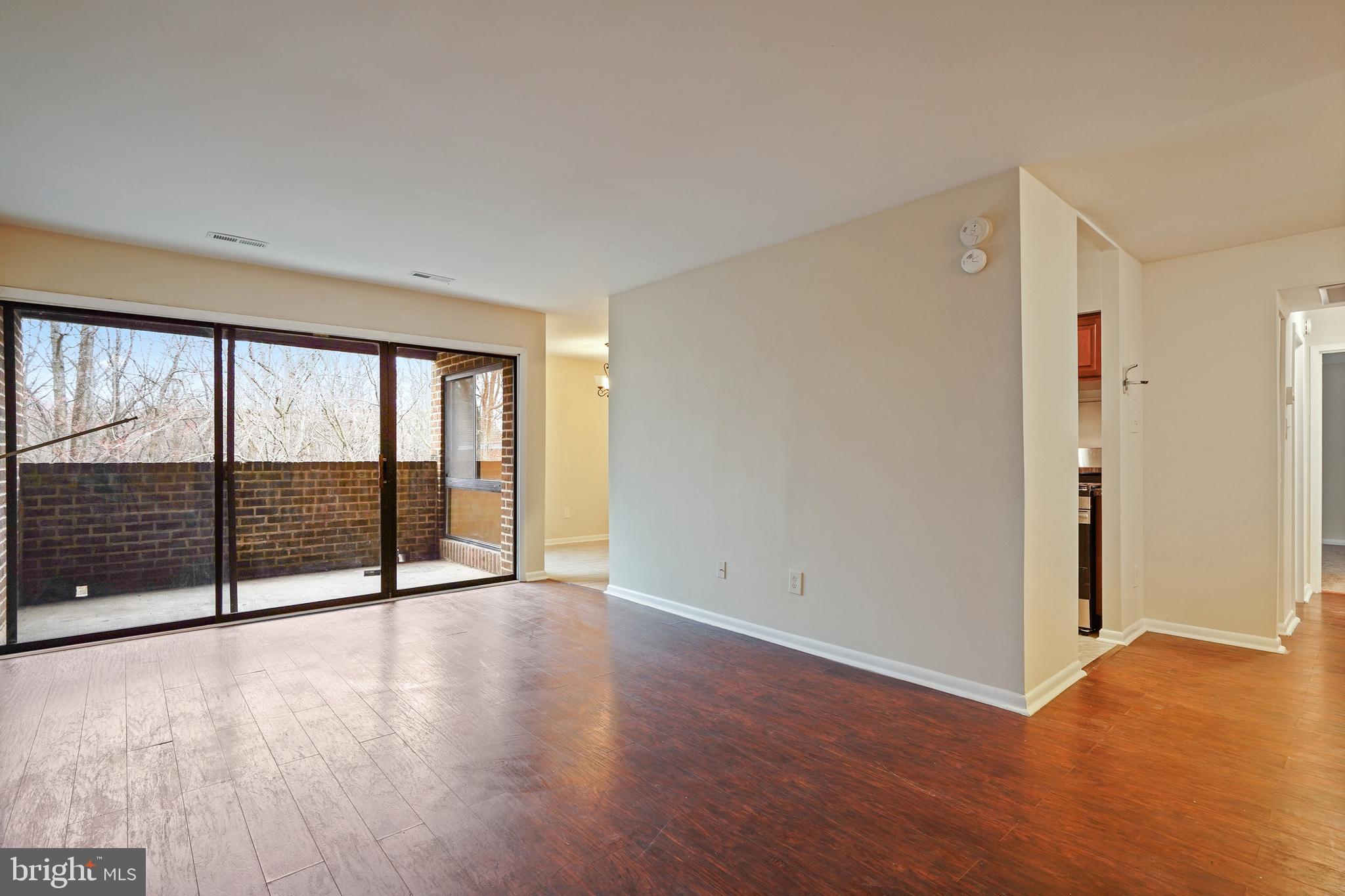 11224 Chestnut Grove Square, Unit 11224327 Reston, VA 20190 - Photo 7 of 37 Gallery Image 7