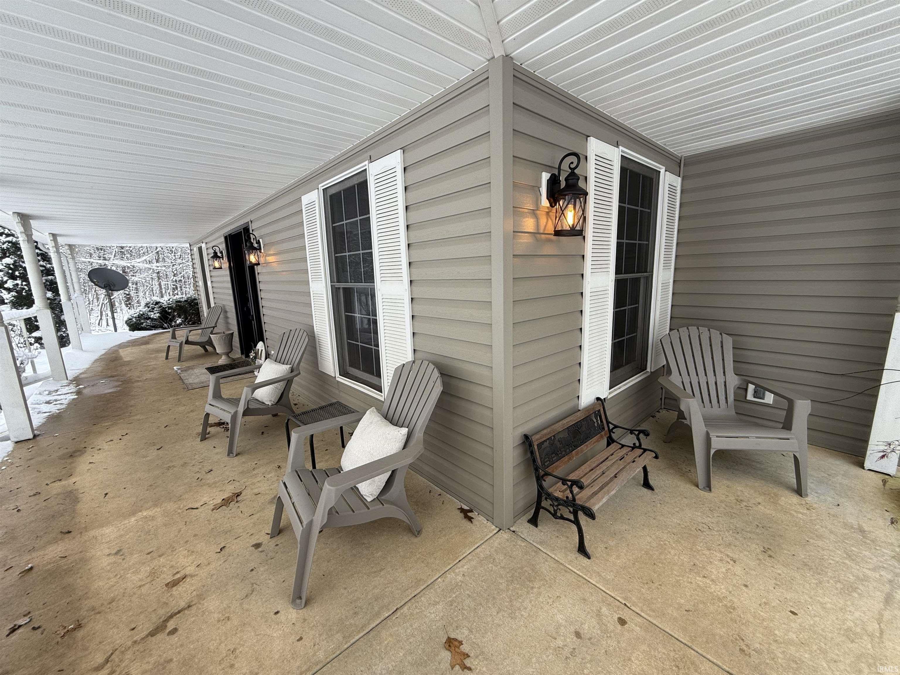 301 Riggle Road Bedford, IN 47421 - Photo 3 of 33